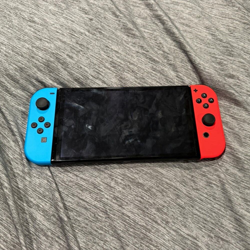 Nintendo Switch OLED model HEG-001